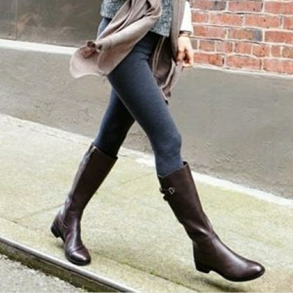 Chic & Timeless Ecco Boots - Picture 7 of 8
